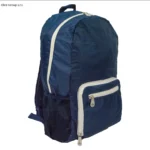 zaino richiudibile con tasca centrale molto spaziosa e due tasche laterali